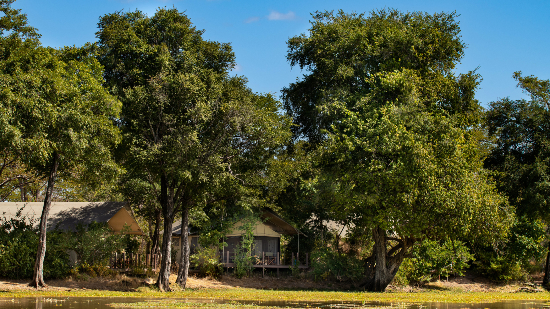 Machaba Zimbabwe Mana Pools Ingwe Pan Room Exterior View