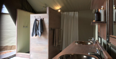 Machaba Zimbabwe Ingwe Room Double Vanity