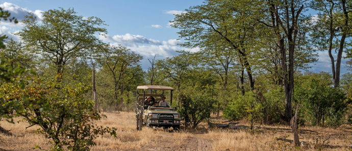 Zimbabwe Mana Pools Mana River Camp Safari Vehicle